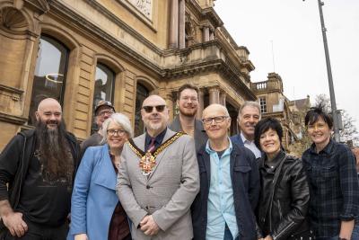 Can ewe believe it? Baa-Bara makes a comeback!